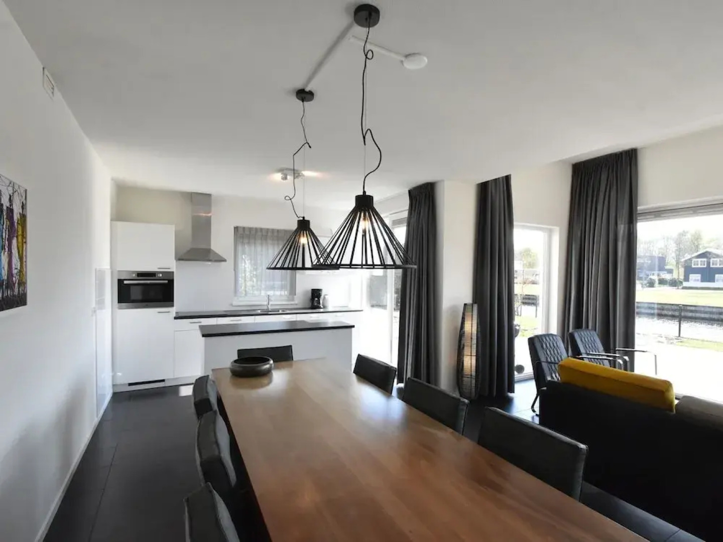 Modern Villa with Large Garden by the Water with Hot Tub & Infrared Sauna