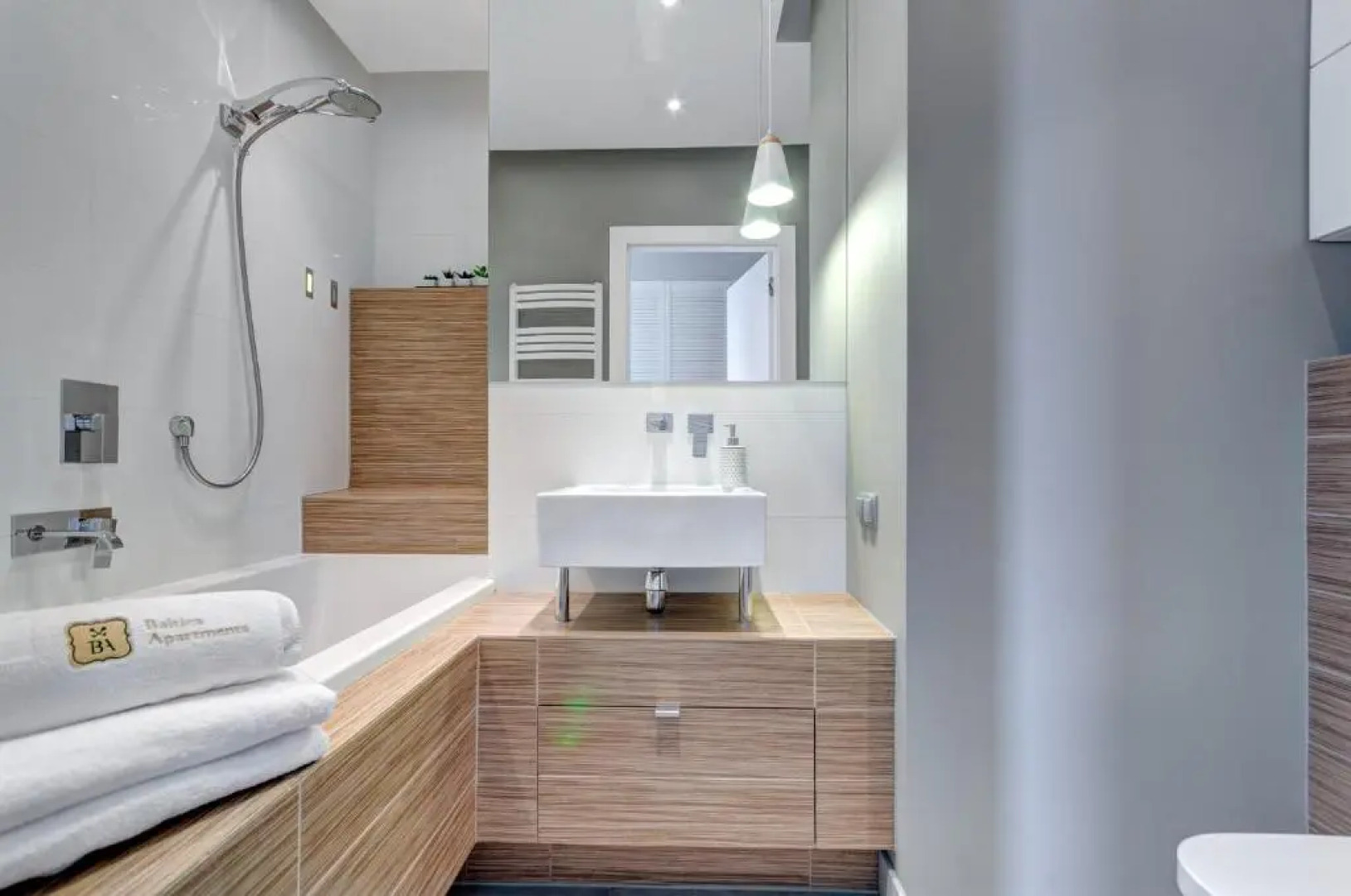 Luxury Voyager Sea Towers