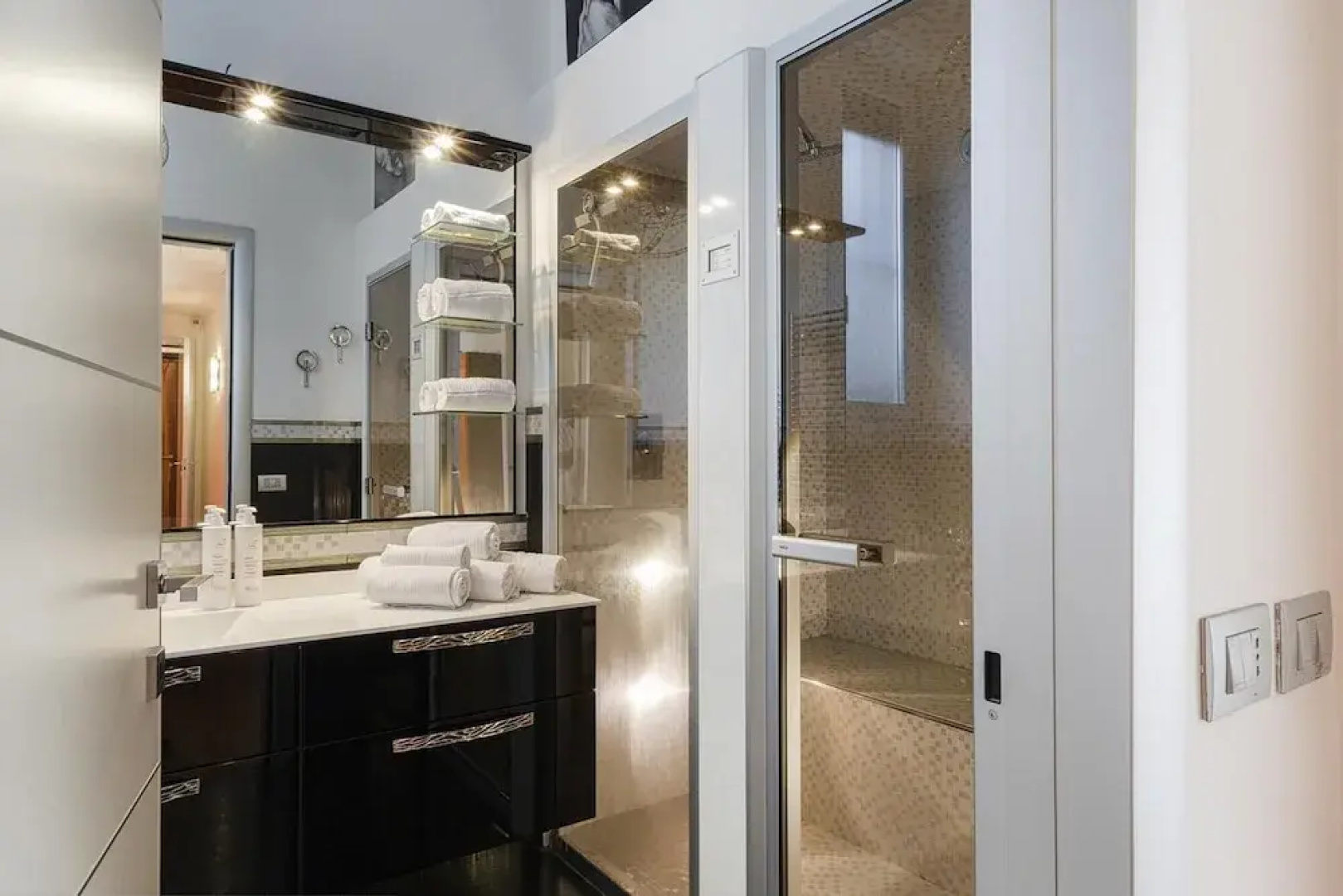 Vernazzola Family Apartment