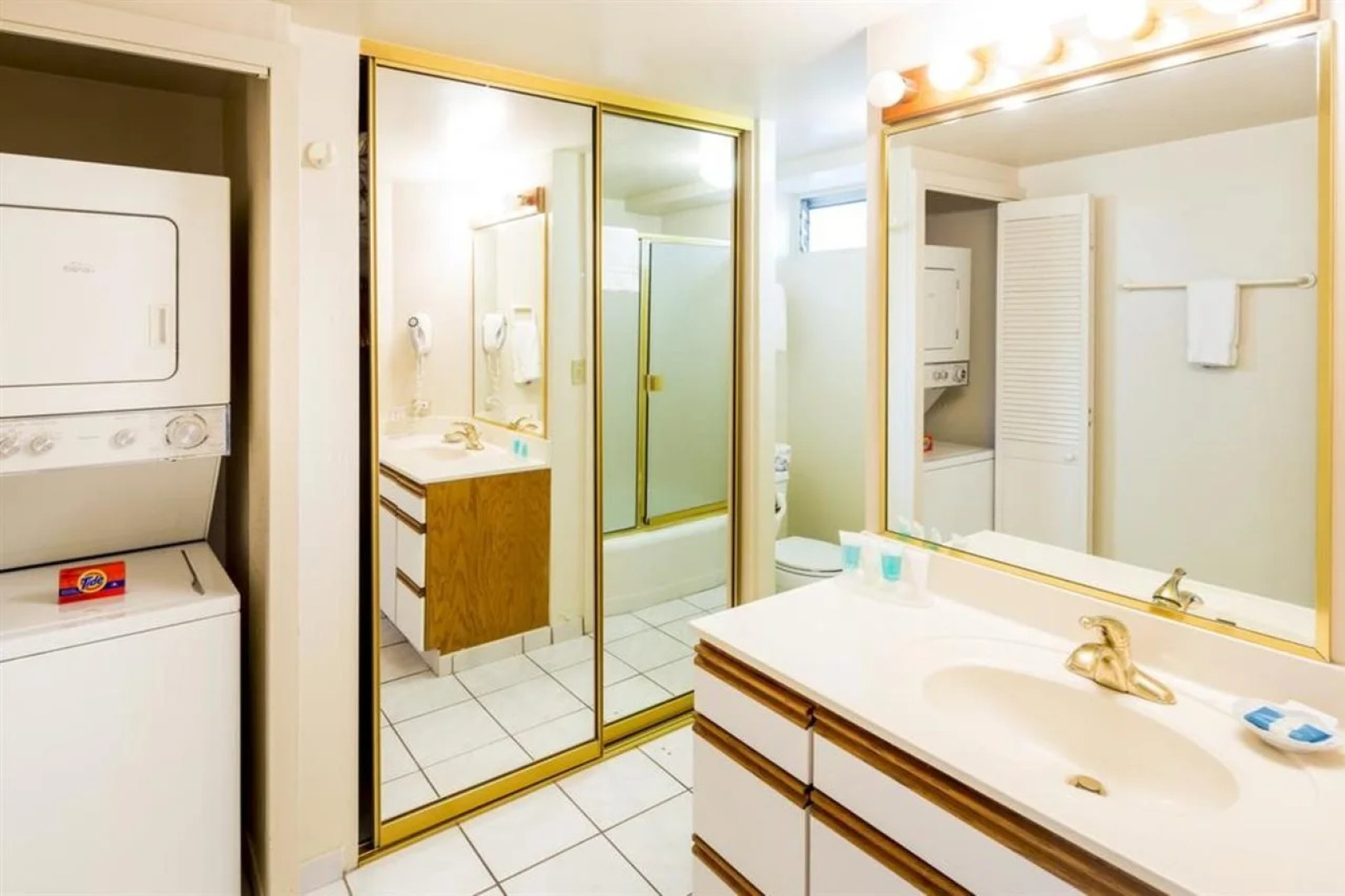 Castle Waikīkī Shore