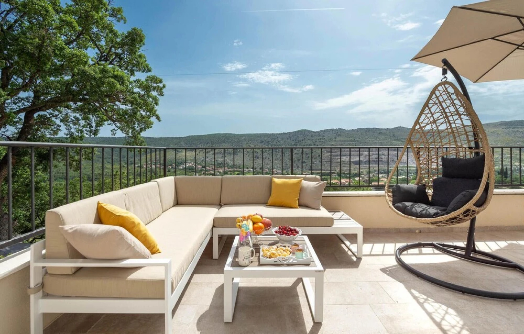 Stunning Home in Srinjine With 3 Bedrooms, Wifi and Outdoor Swimming Pool