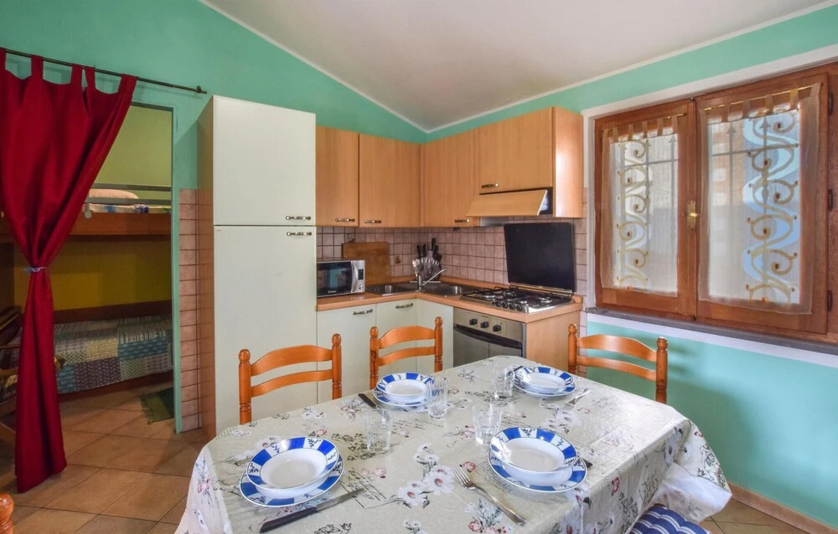 Stunning Home in S.caterina di Pittinur With 2 Bedrooms and Wifi