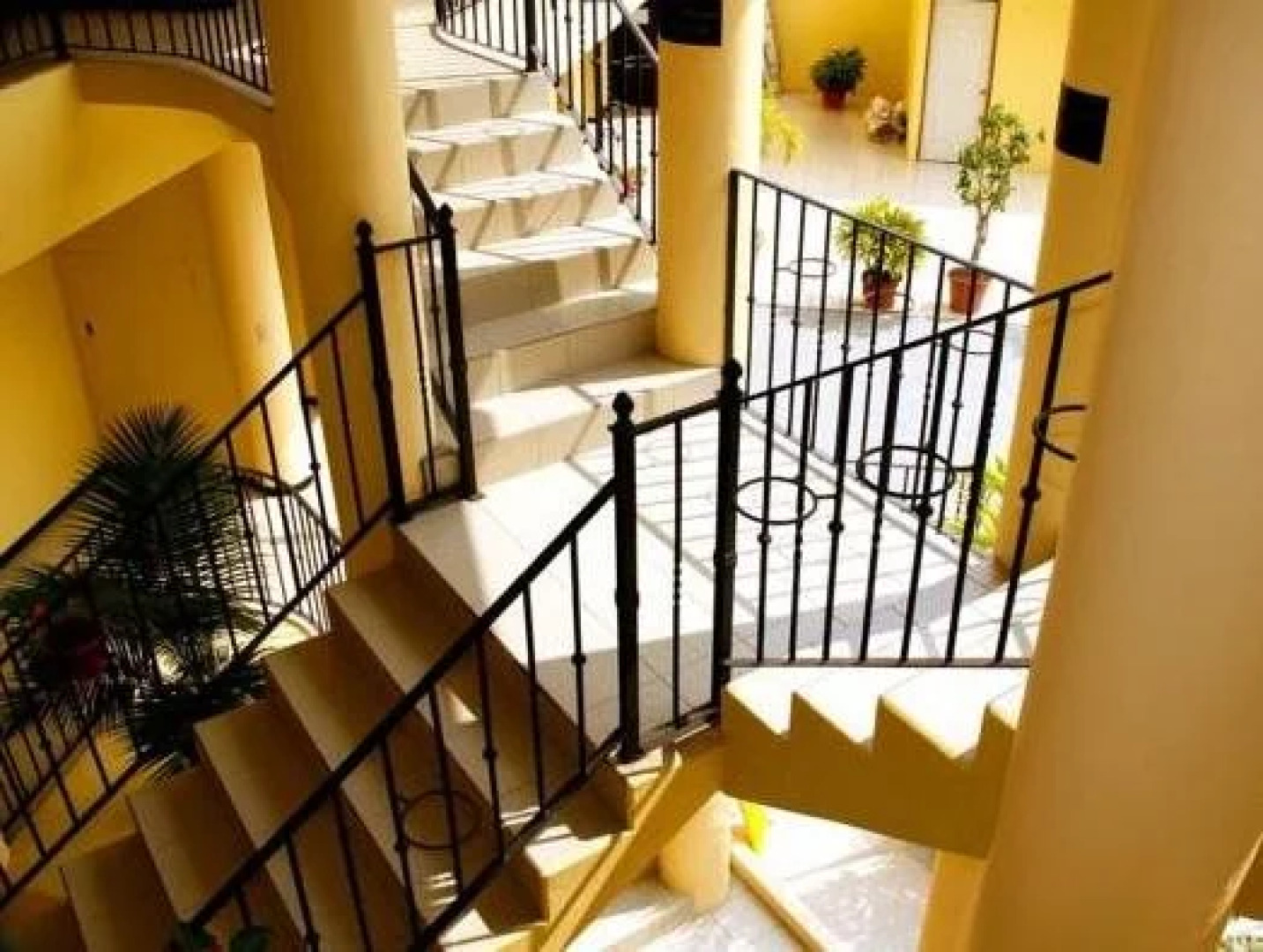 Lucky's Hotel y Casino