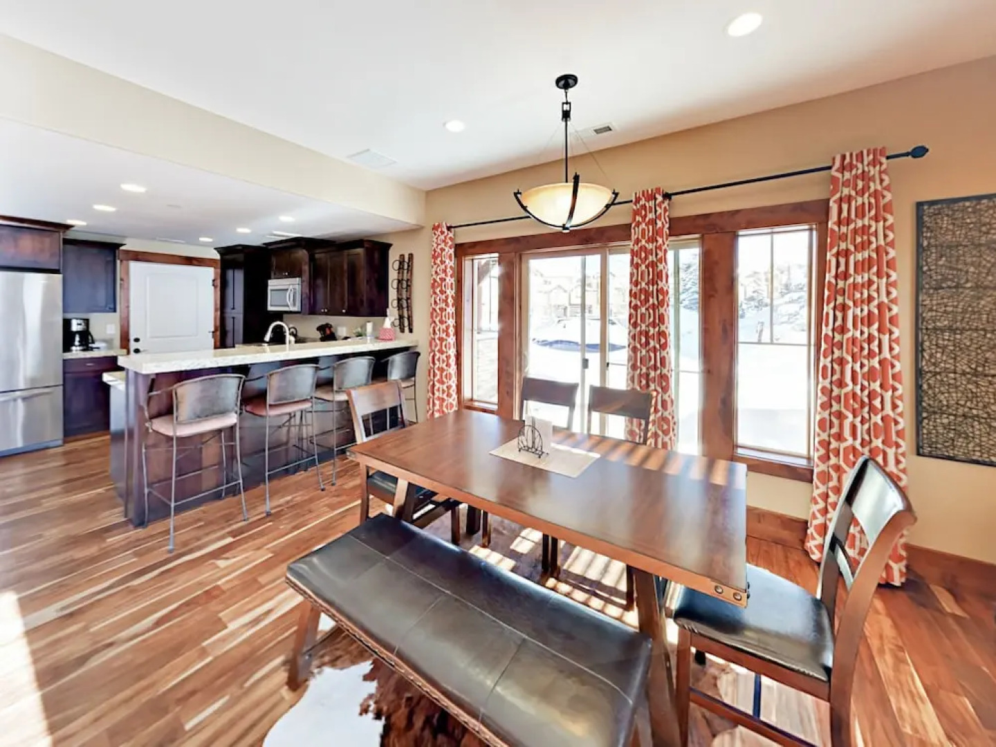 Well-Appointed Gem - 3 Br Townhouse