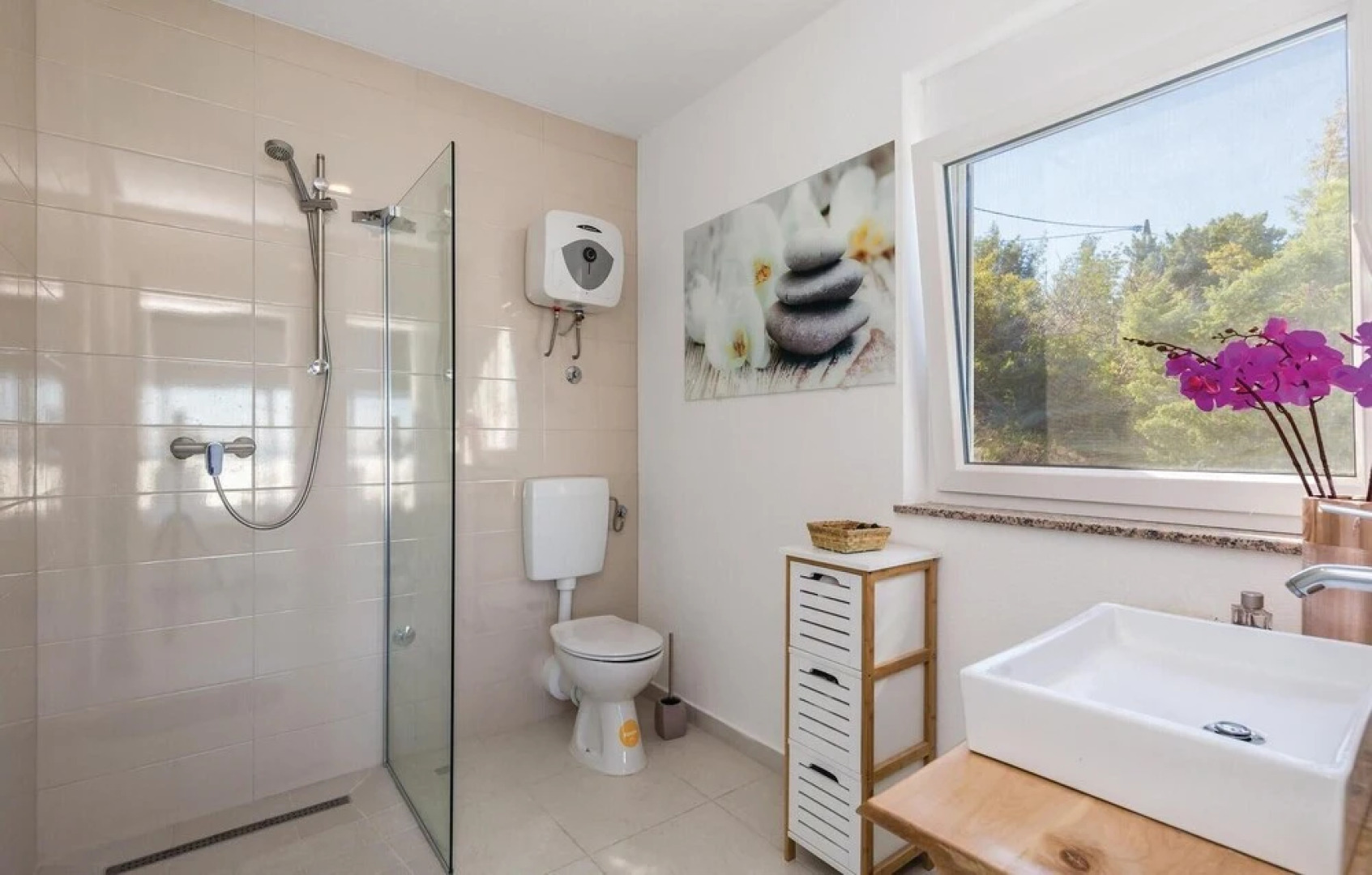 Beautiful apartment in Jablanac w/ 2 Bedrooms