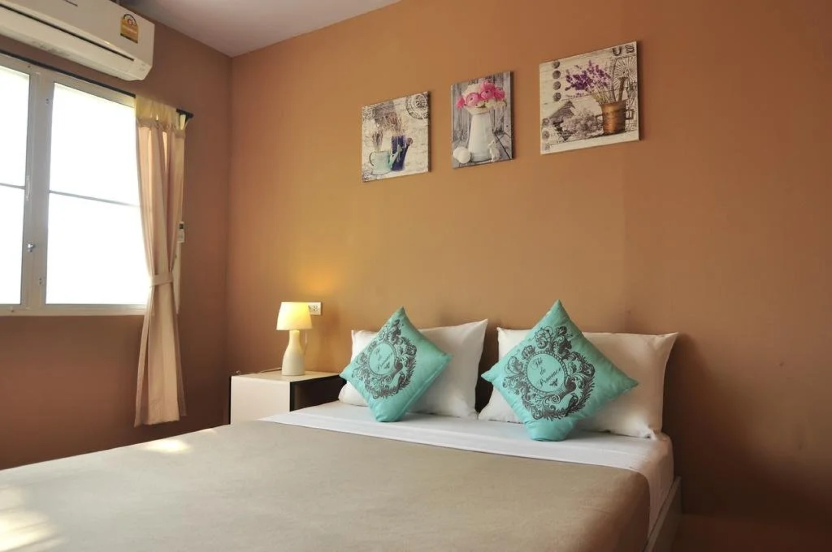 Phi Phi Uphill Cottage