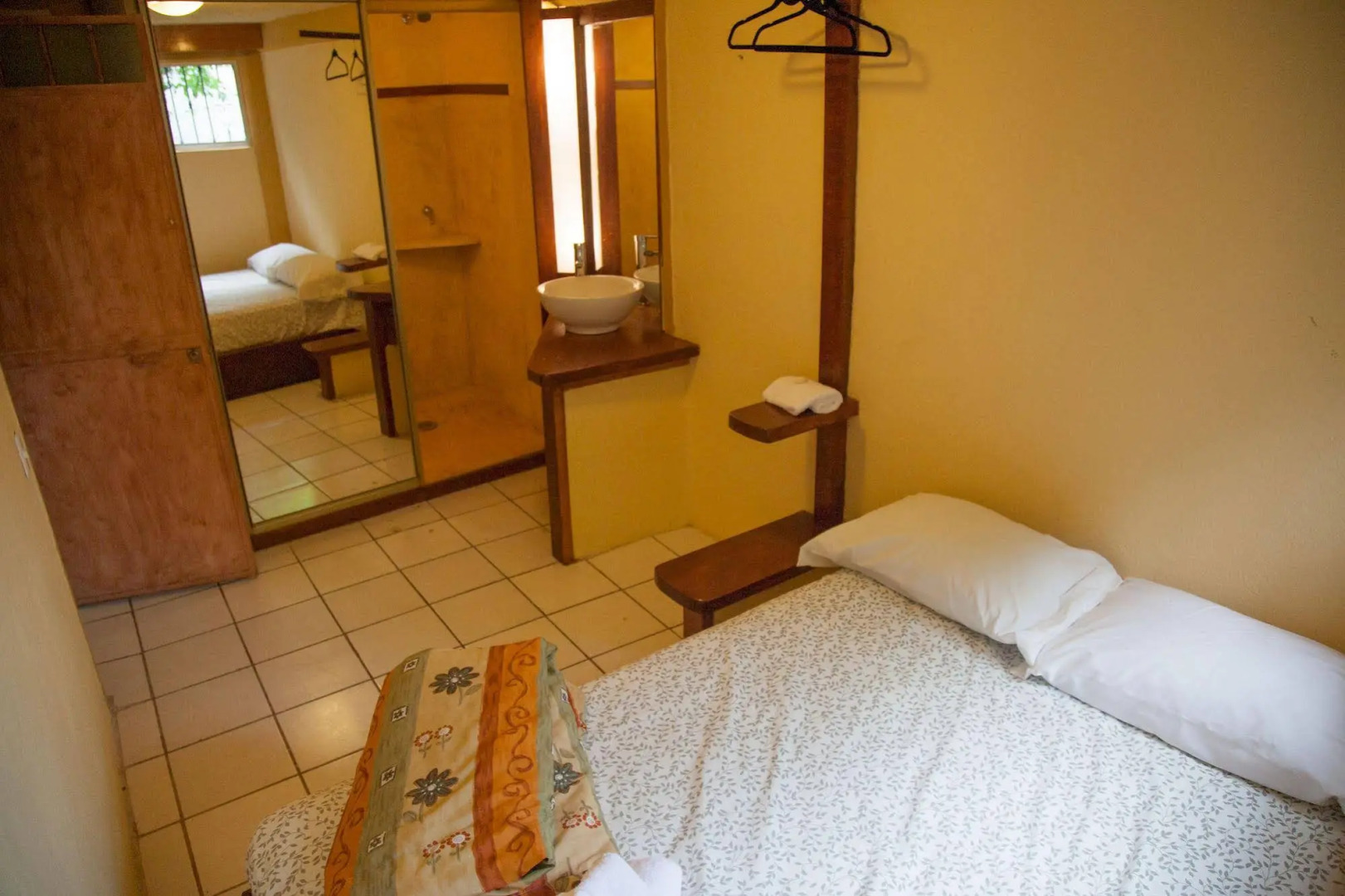 Hostal Vallarta Suites