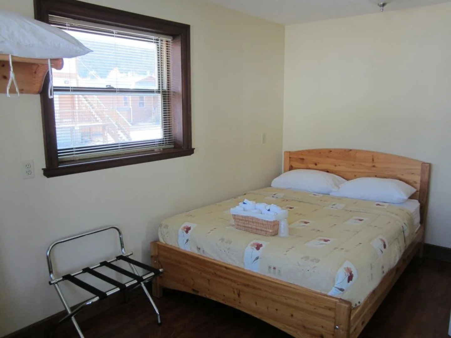 5th Avenue Bed & Breakfast