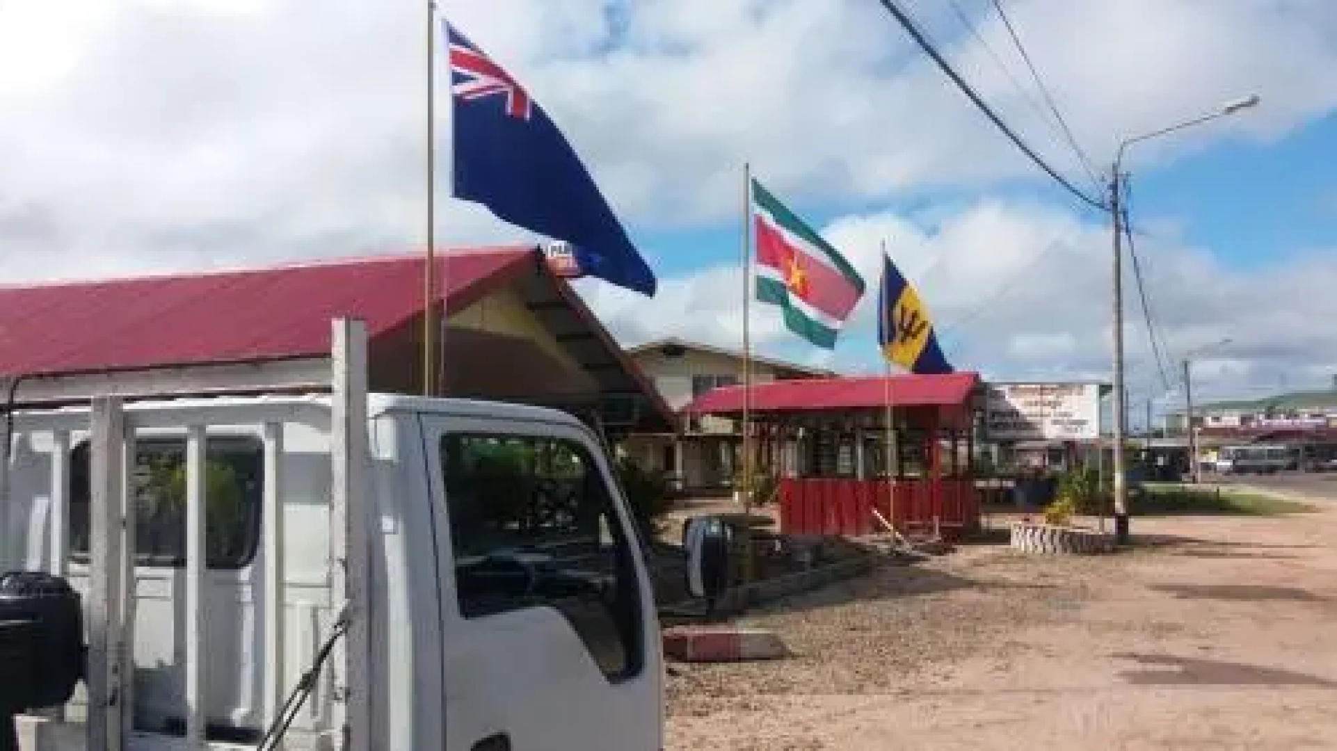 Rumanija's Airport Rooms