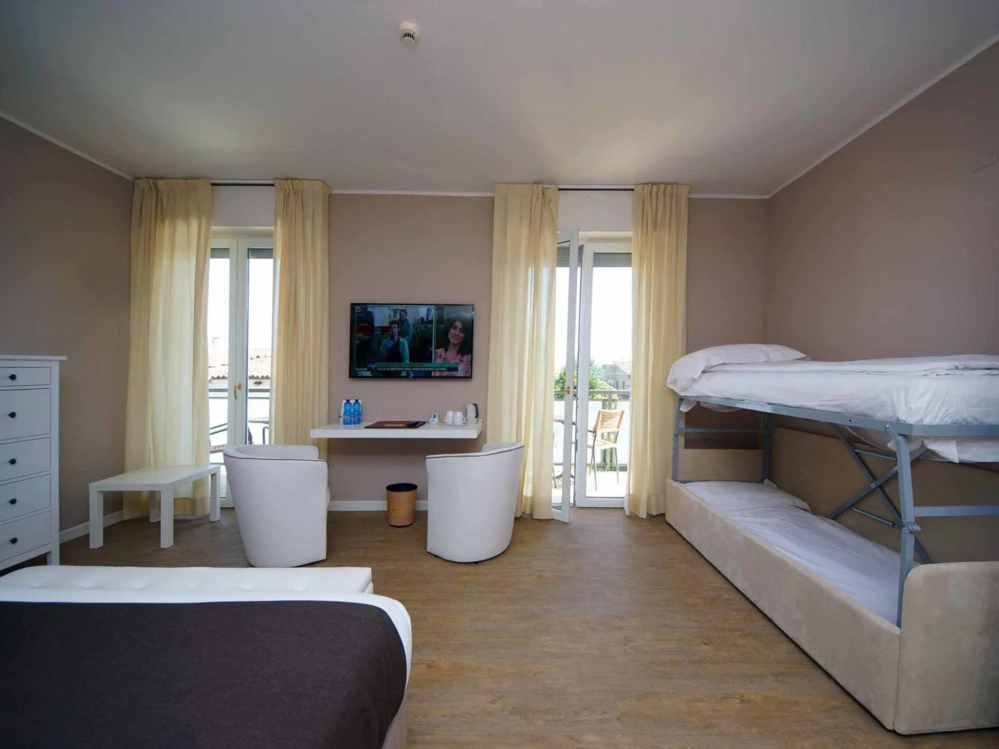 Hotel Clarin 14 by Dori