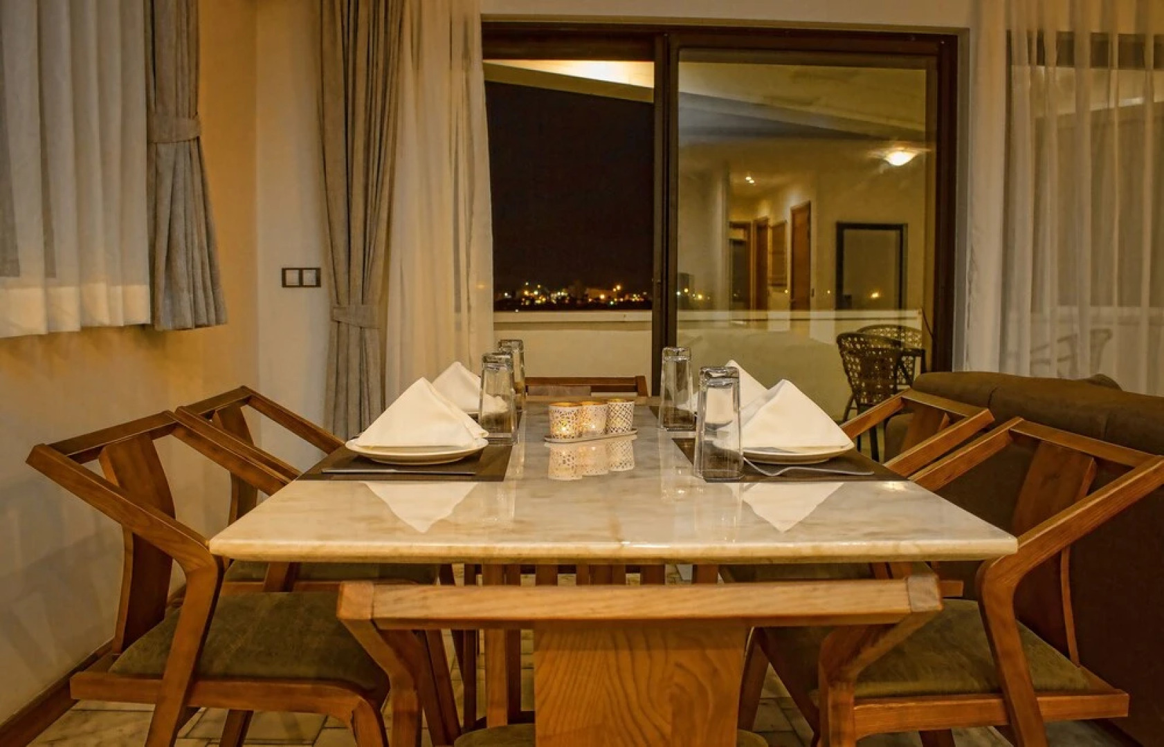 The Streamliner Hotel Apartment