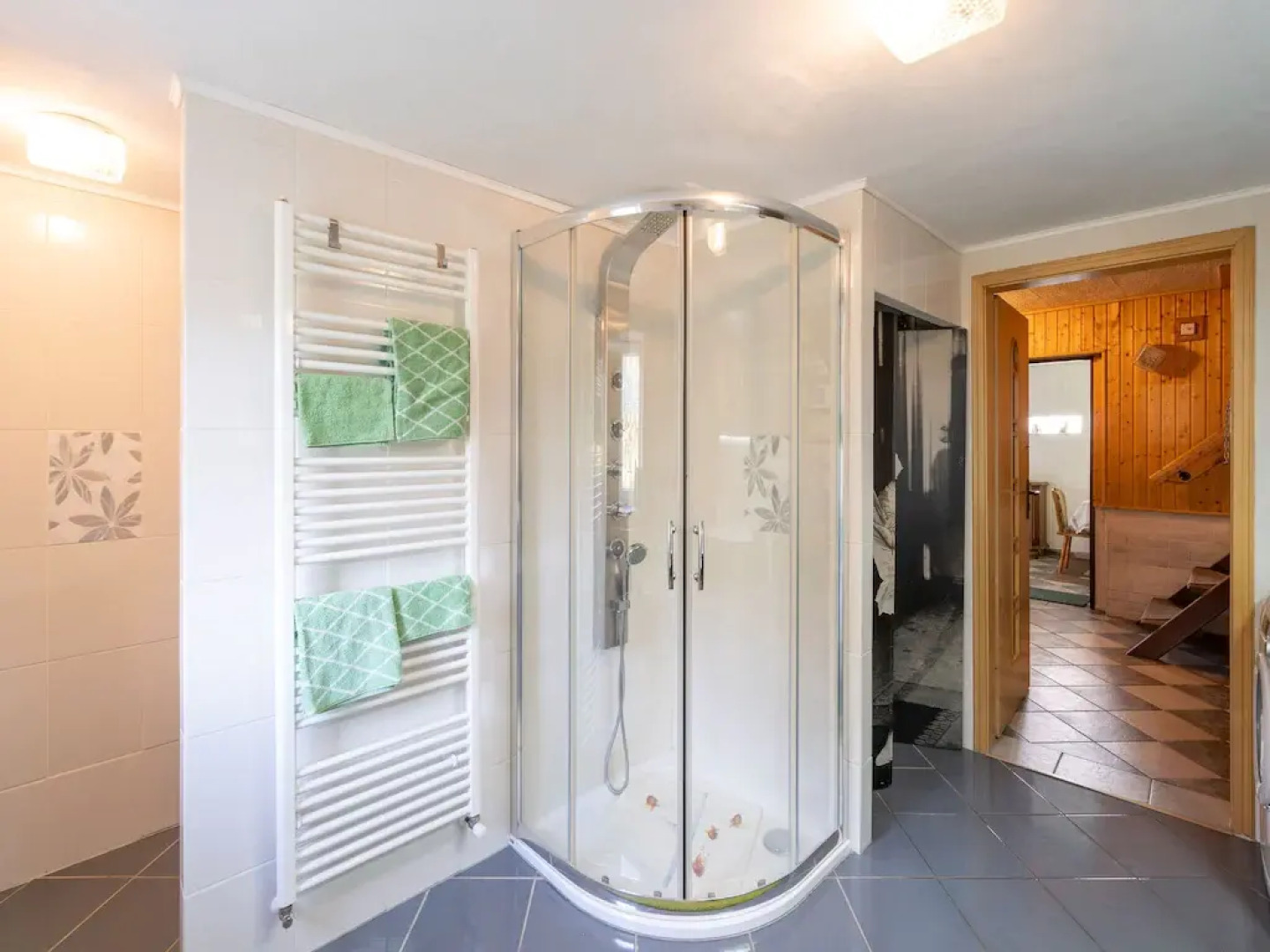 Secluded Holiday Home in Kraslice with Sauna, bubble bath