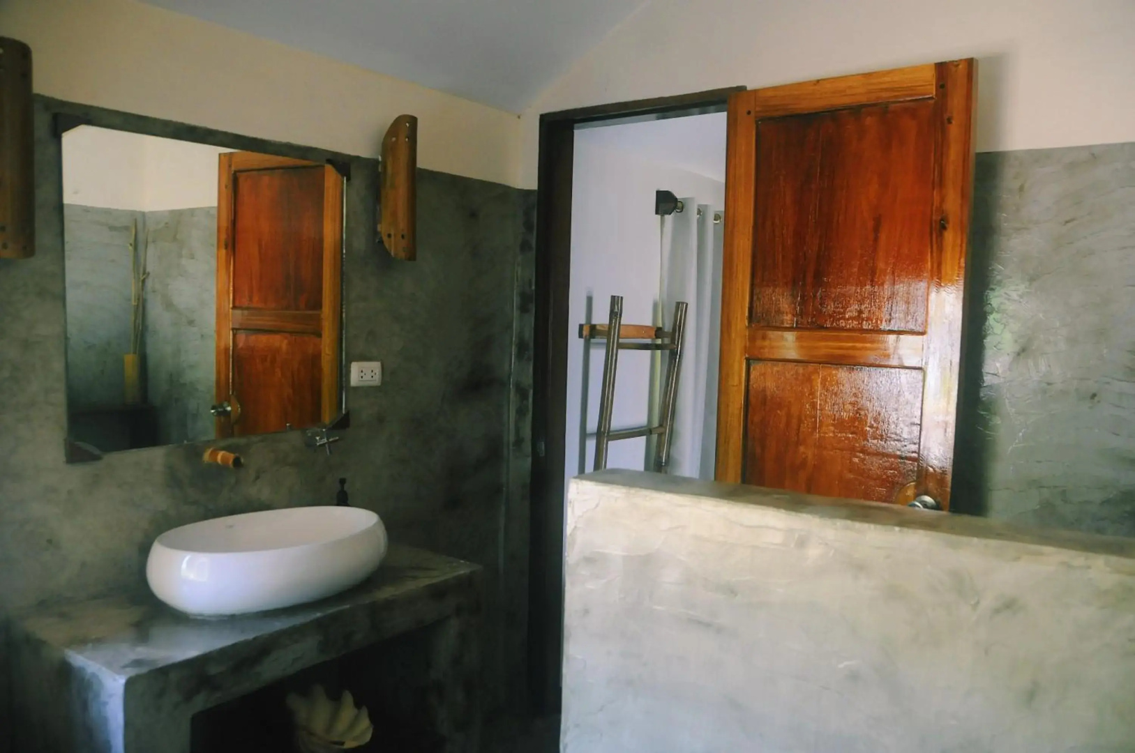 Blue Mango Rooms & Villas