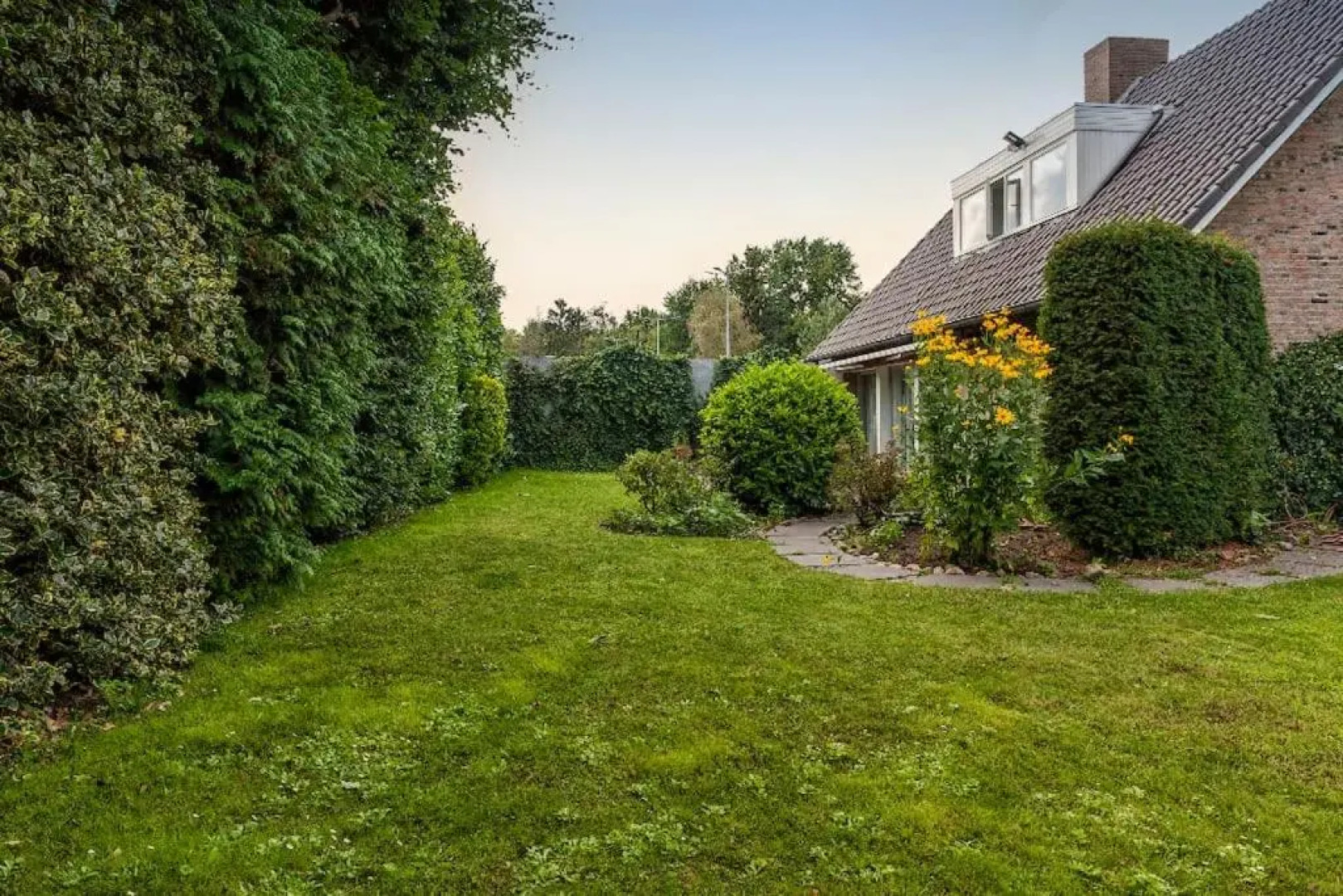 Front room in Villa with priv. entry/garden at TUe