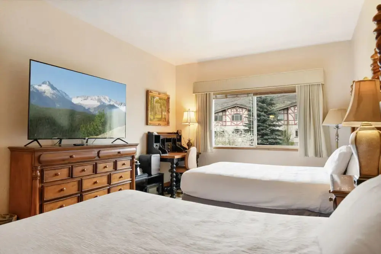 Villa 2086 2 Queen Beds - 1 Bedroom 1 Bath No Kitchen 1 Villa