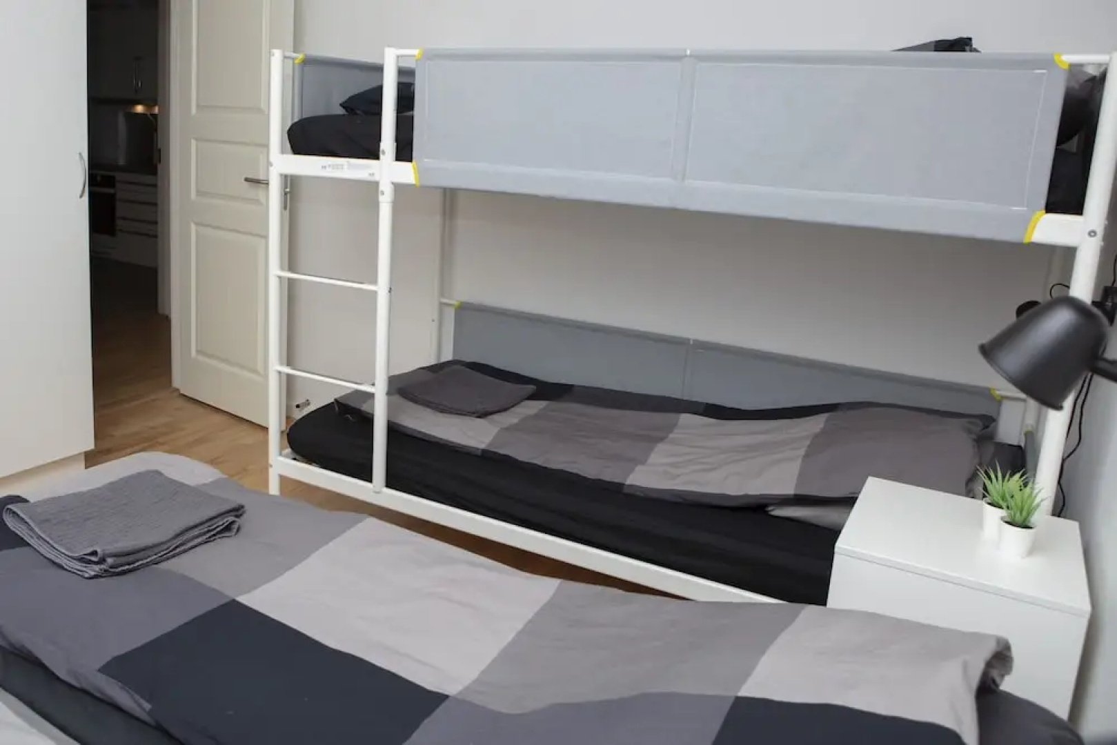 Mørk Apartments