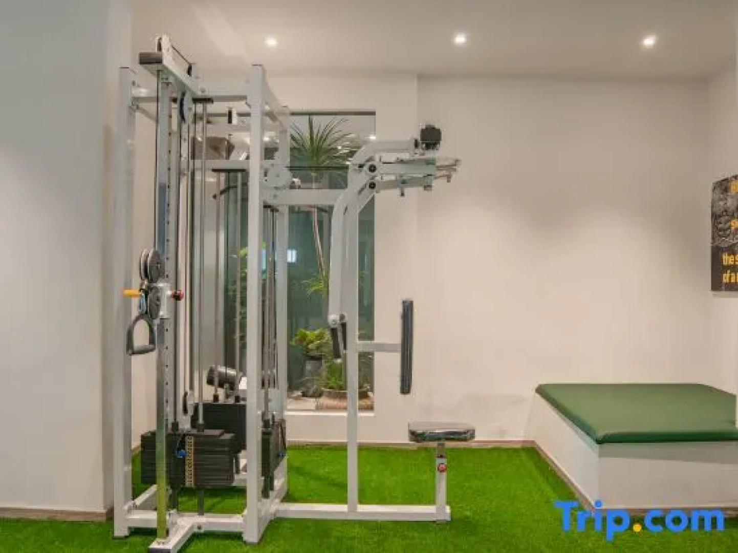 EZZI Hotel (Nantong Haohe Scenic Area Haierxiang Subway Station)