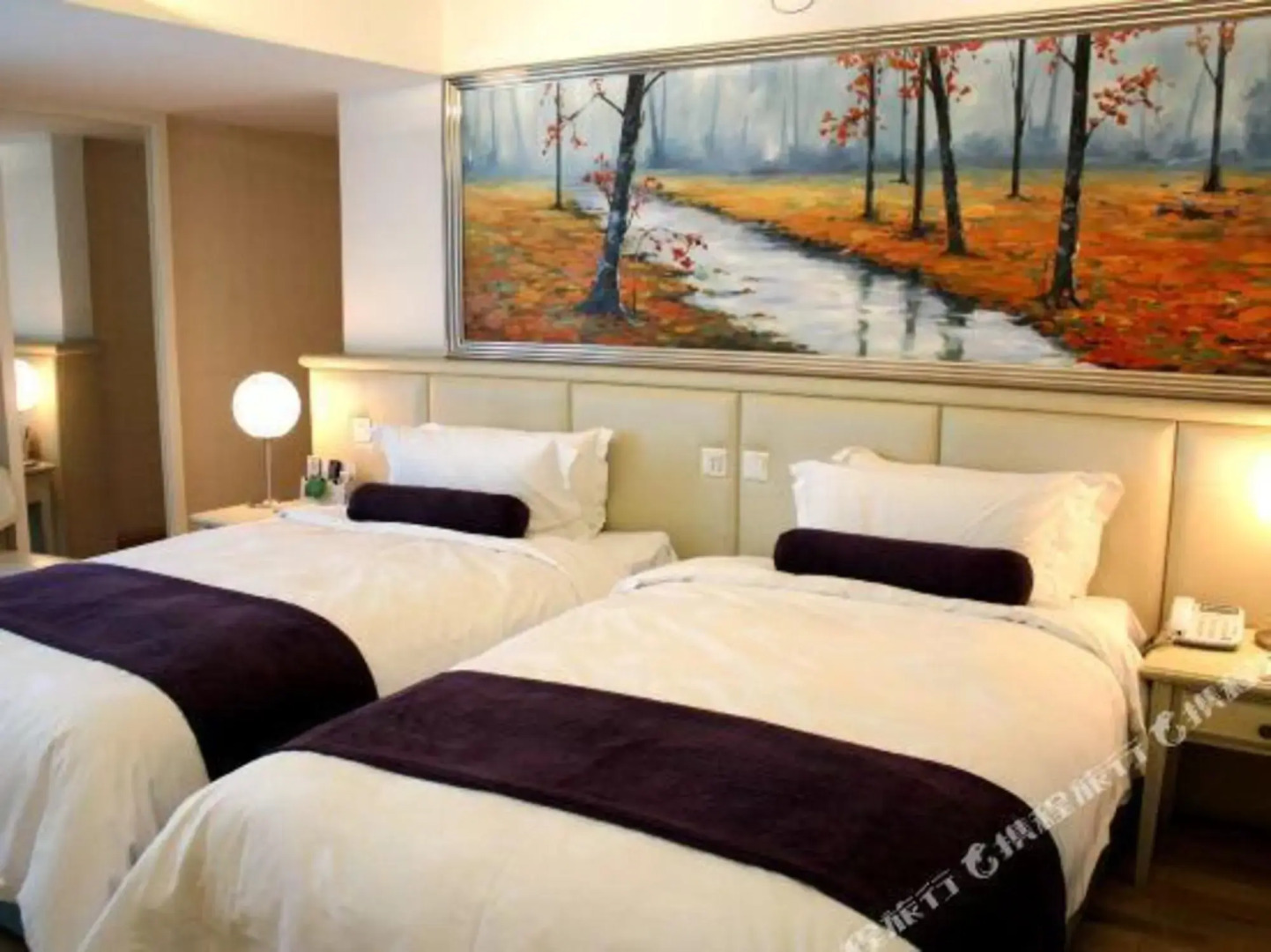 Sunshine Holiday Hotel