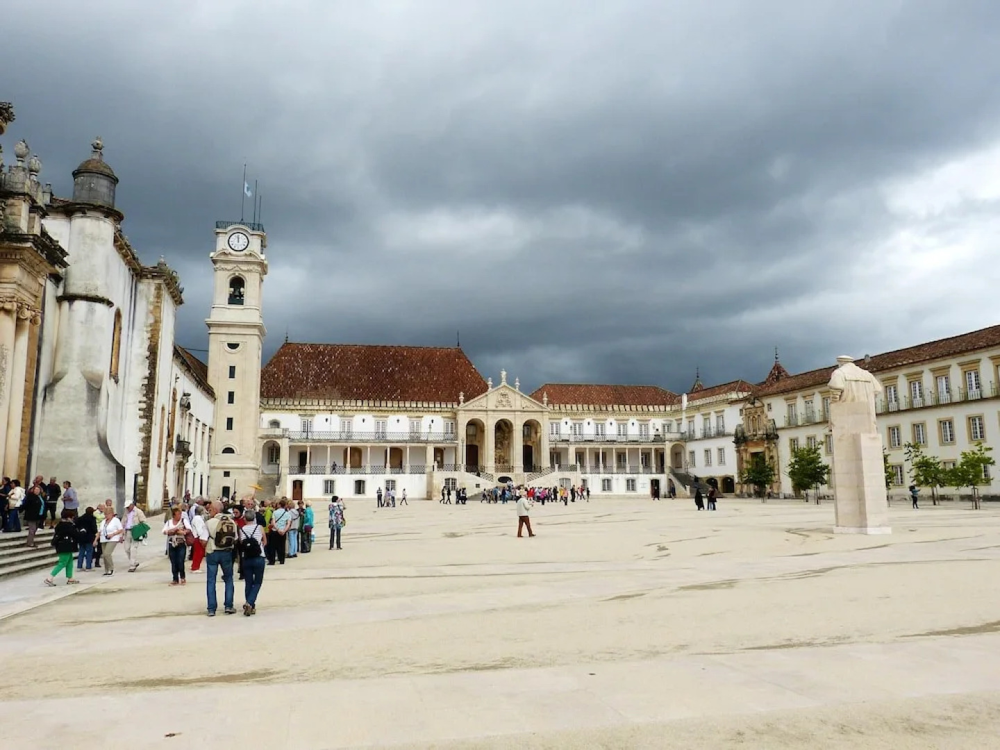 House With 2 Bedrooms in Miranda do Corvo, With Wonderful Mountain Vie