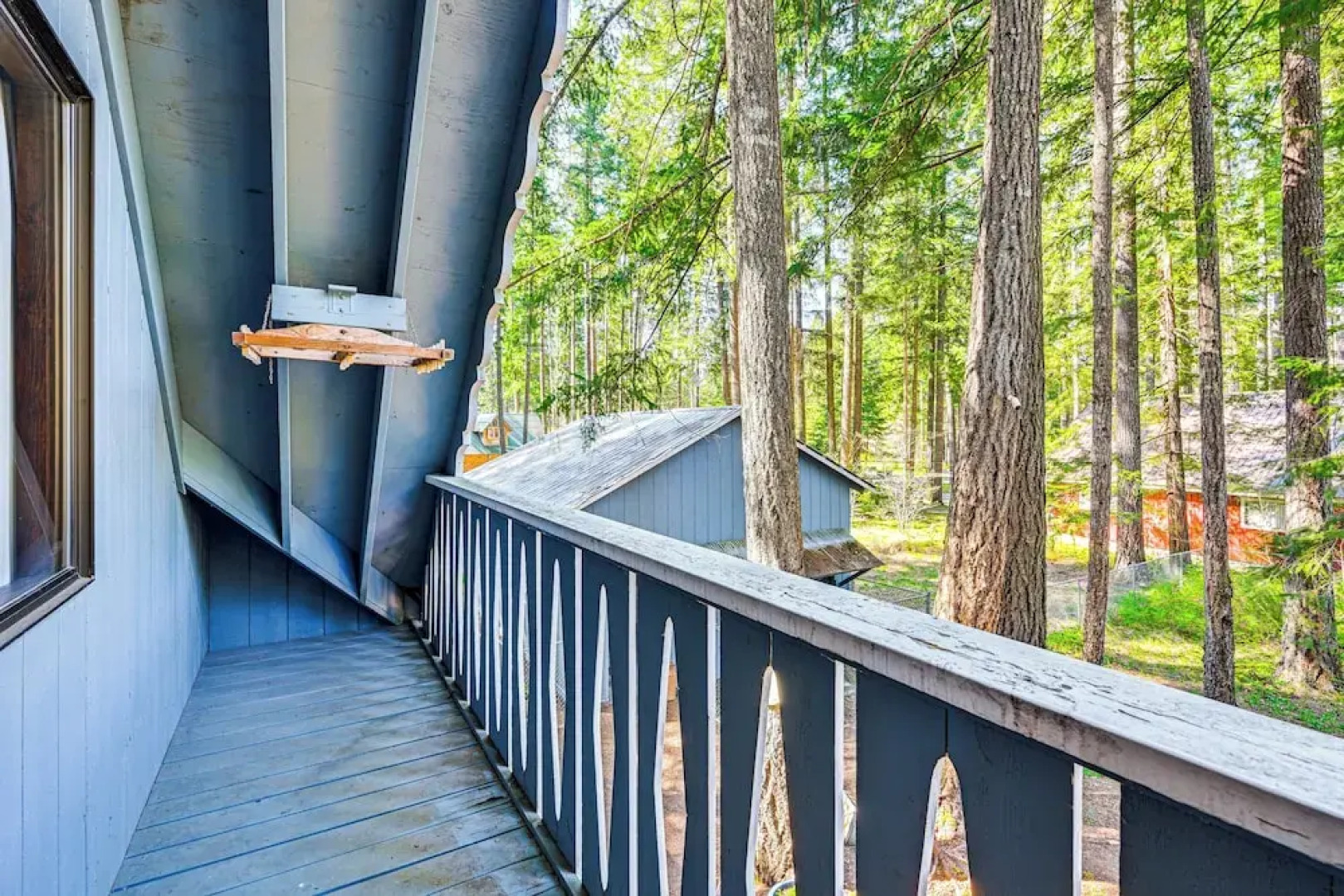 Game Room & Fire Pit: Family Cabin in Packwood!