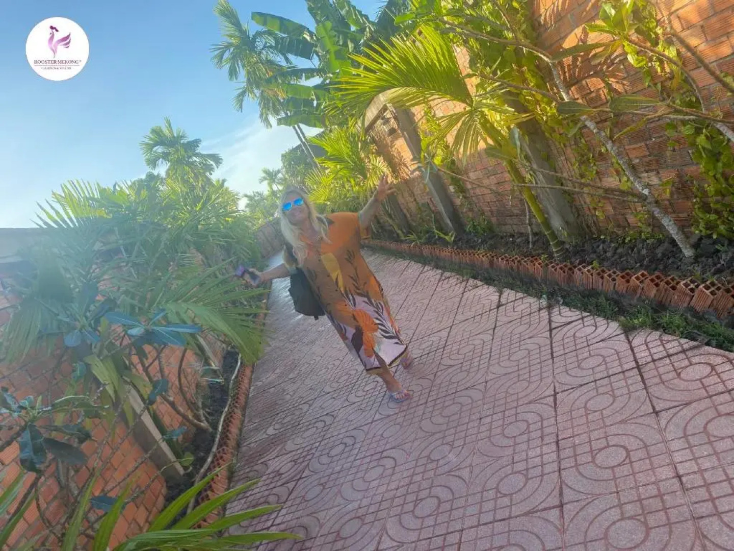 Rooster Mekong Garden & Villas