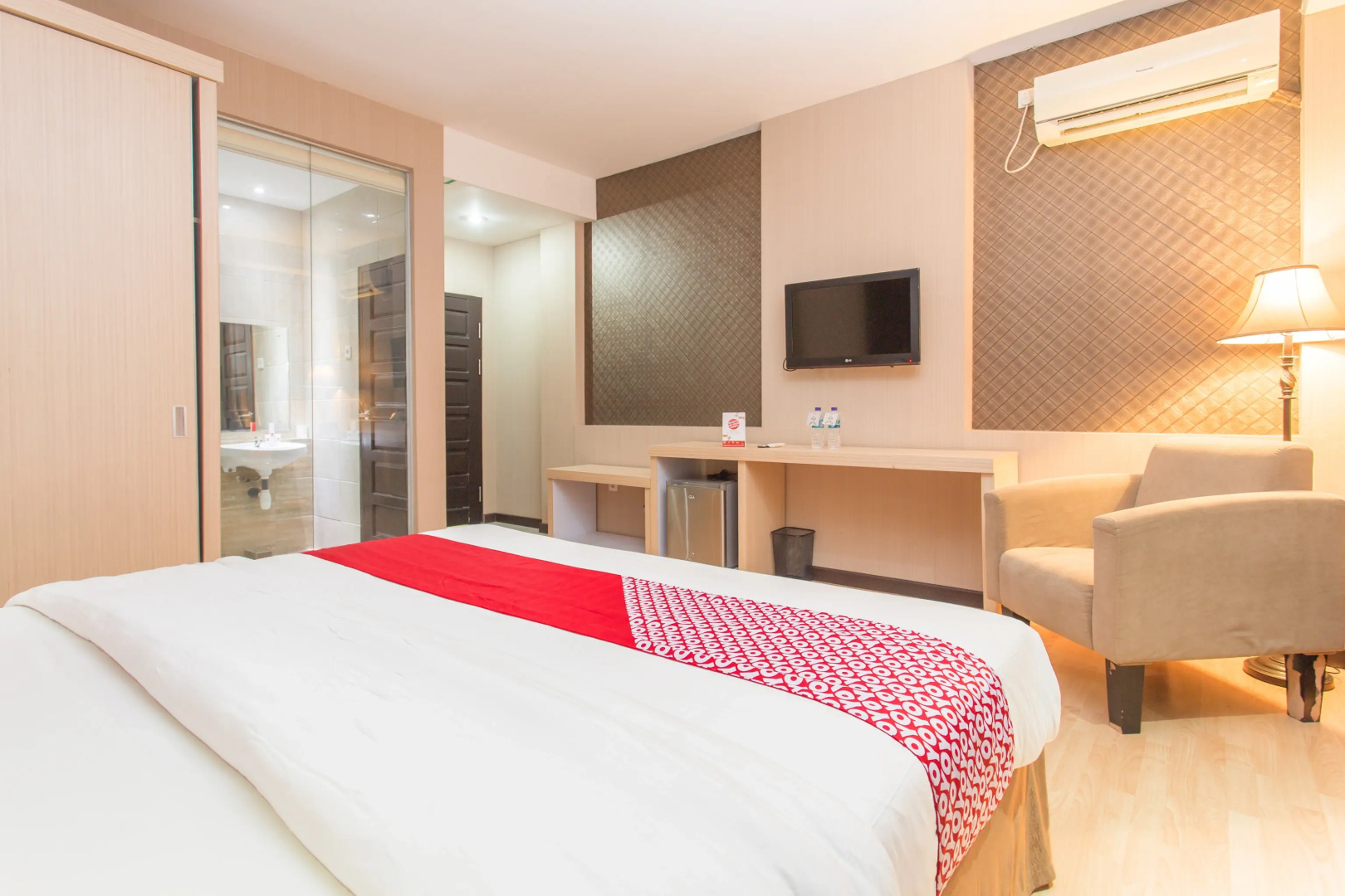 OYO 663 Hotel Sejati