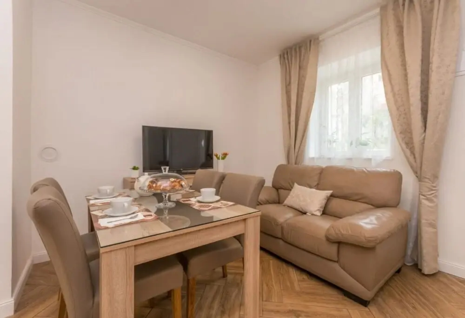 Teresa - Great Location & Parking - A1