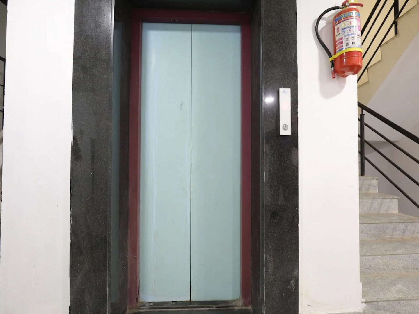 OYO 22440 Rachana Boarding And Lodging