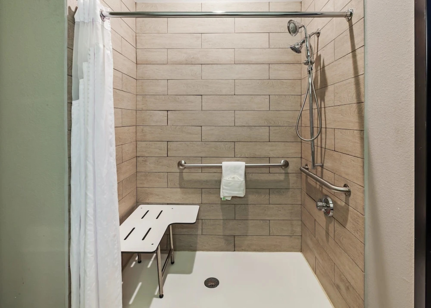 Holiday Inn Express & Suites Perryton