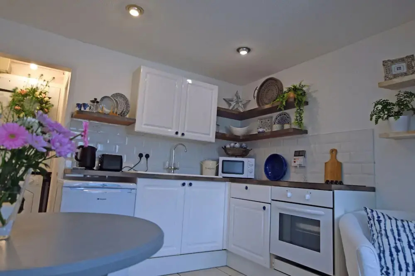 Charming 1-bed Cottage in Pembroke Close to Castle