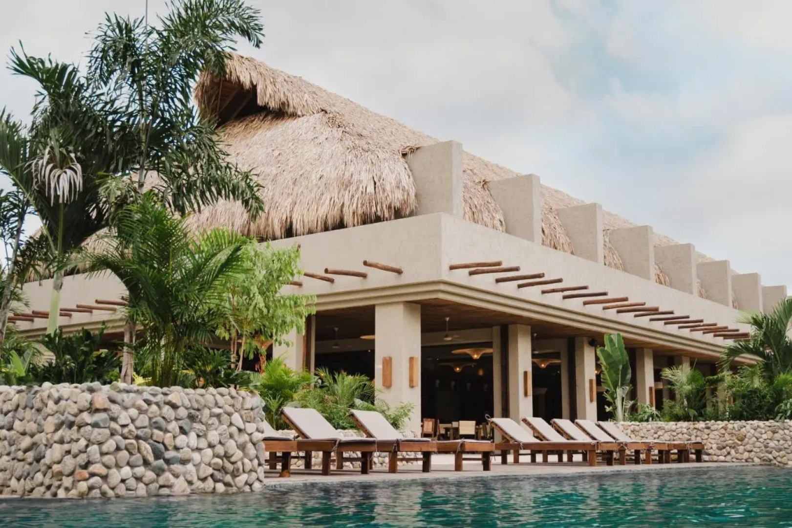 Naio Hotel y Villas