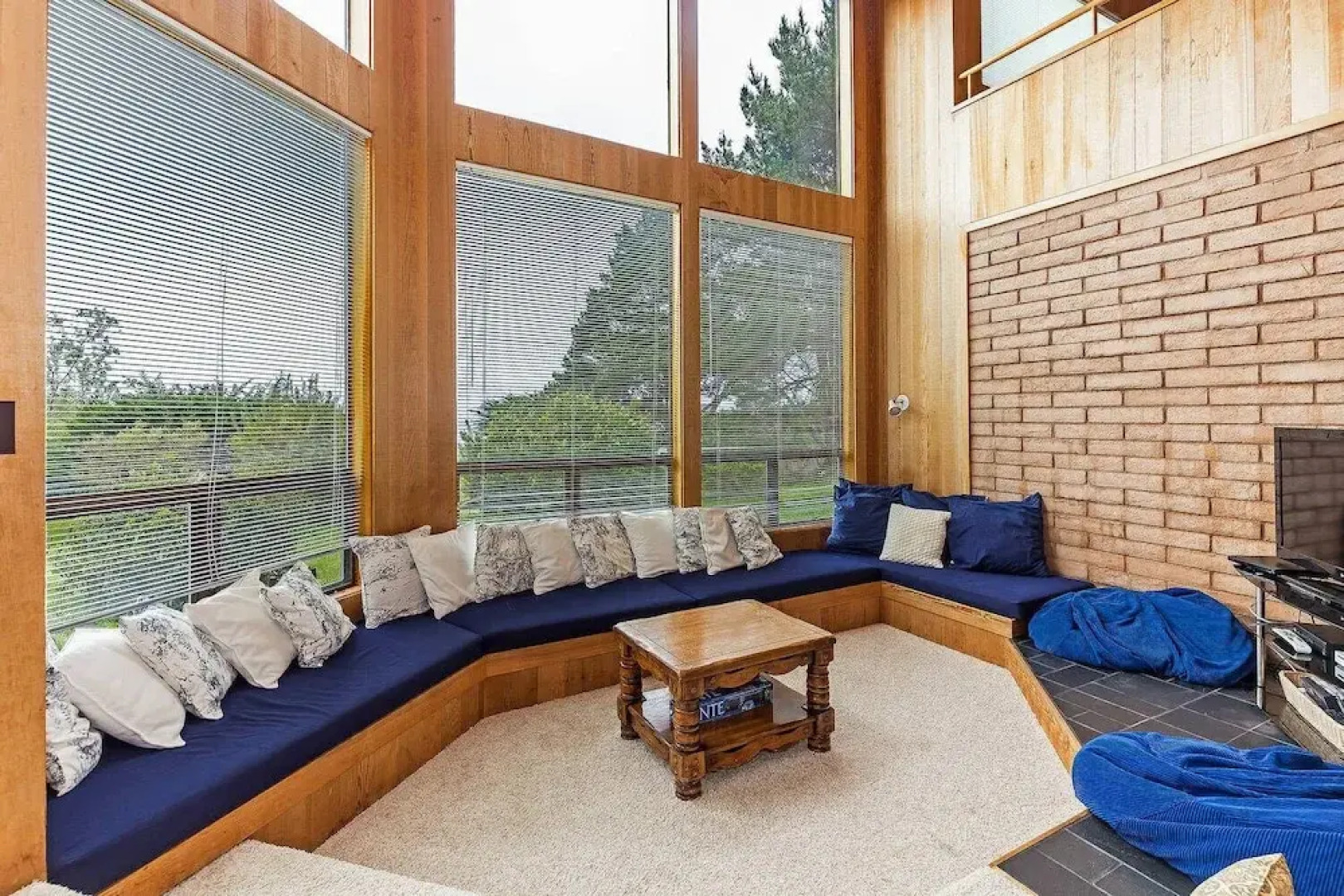 Seaclusion Close to Trails Hot Tub