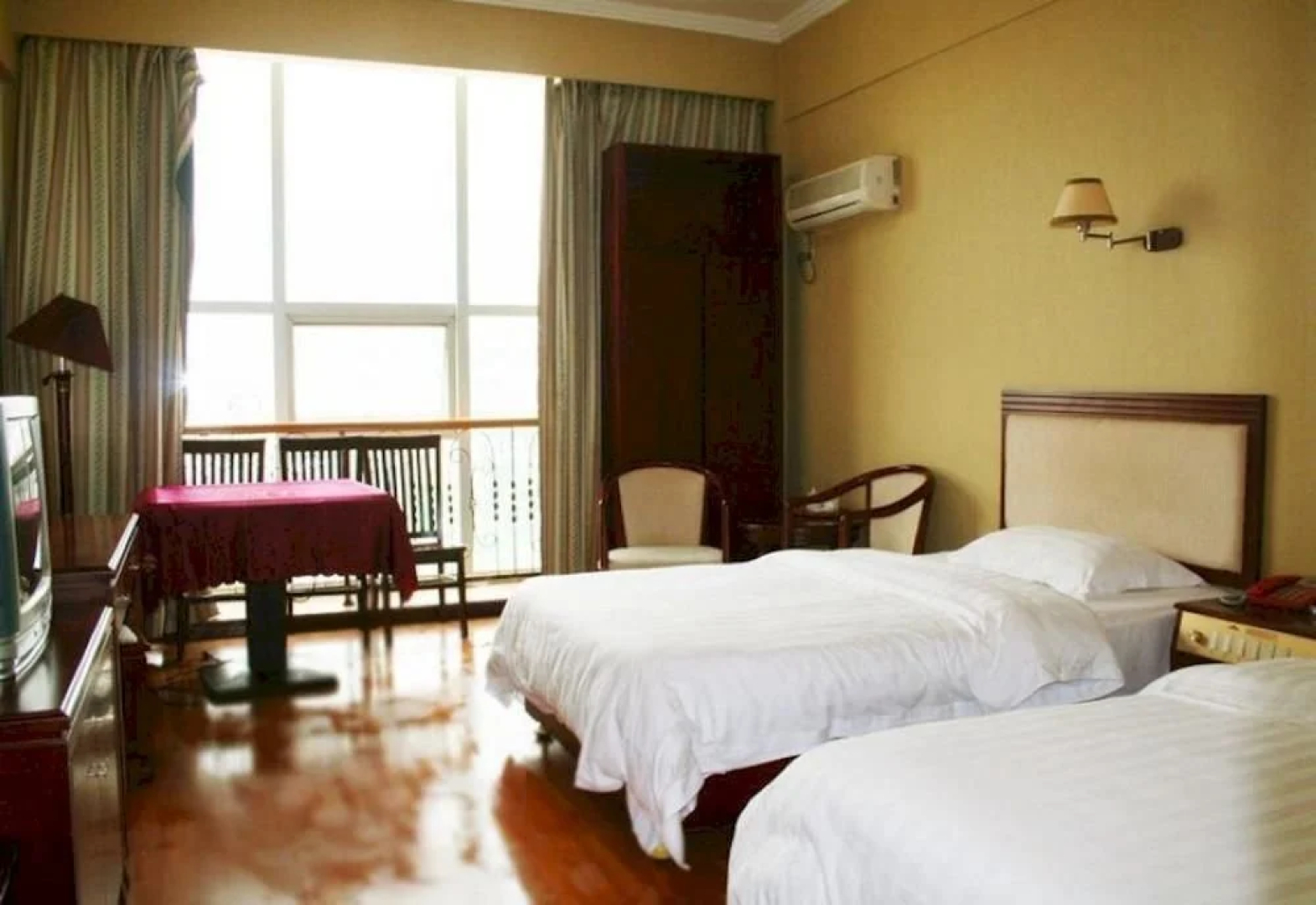 Ezhou Wuchang Fish Business Hotel