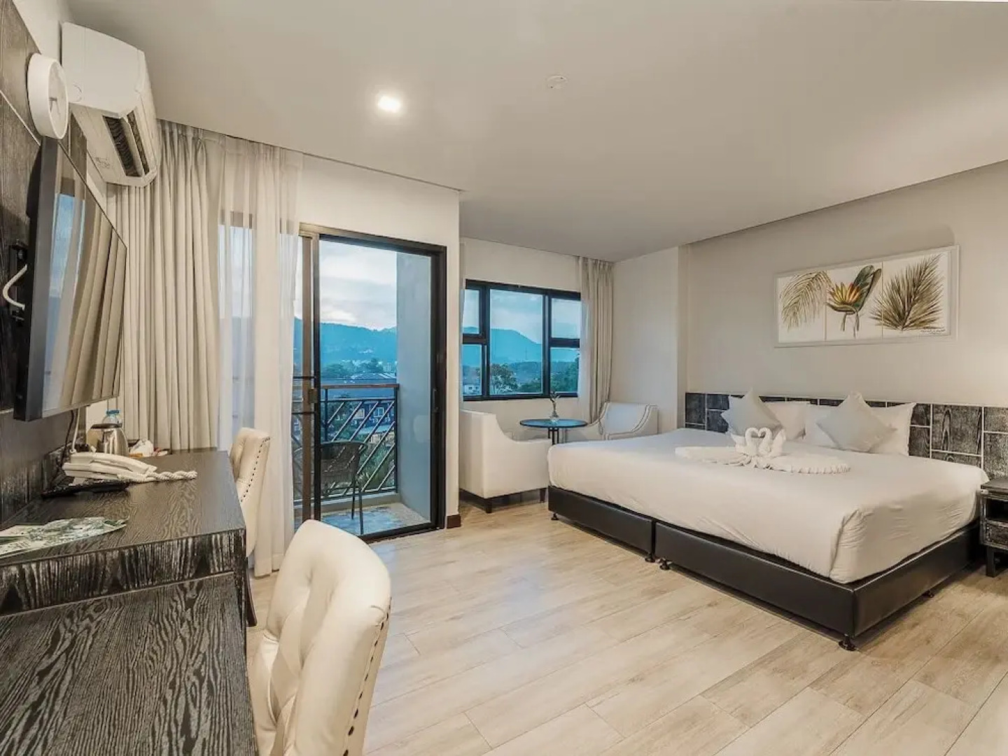 Coco Paradiso Phuket Hotel