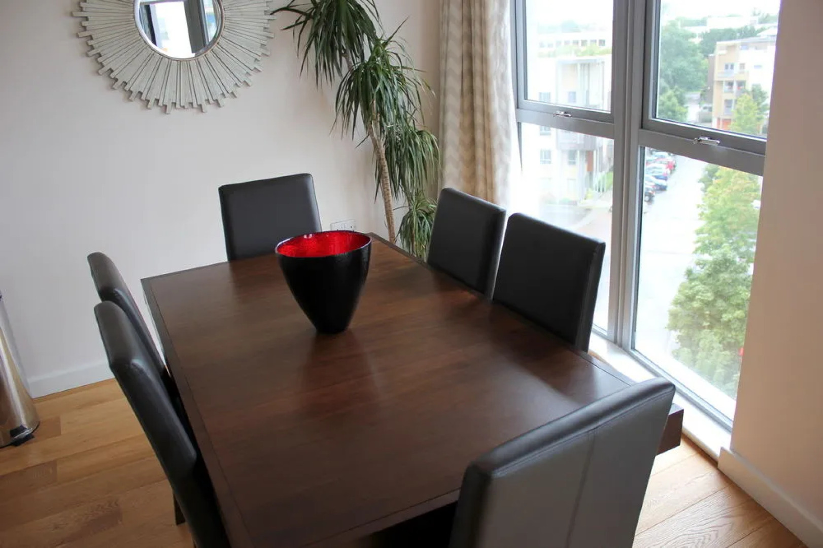 The Luxurious Semi-Circle - Peymans