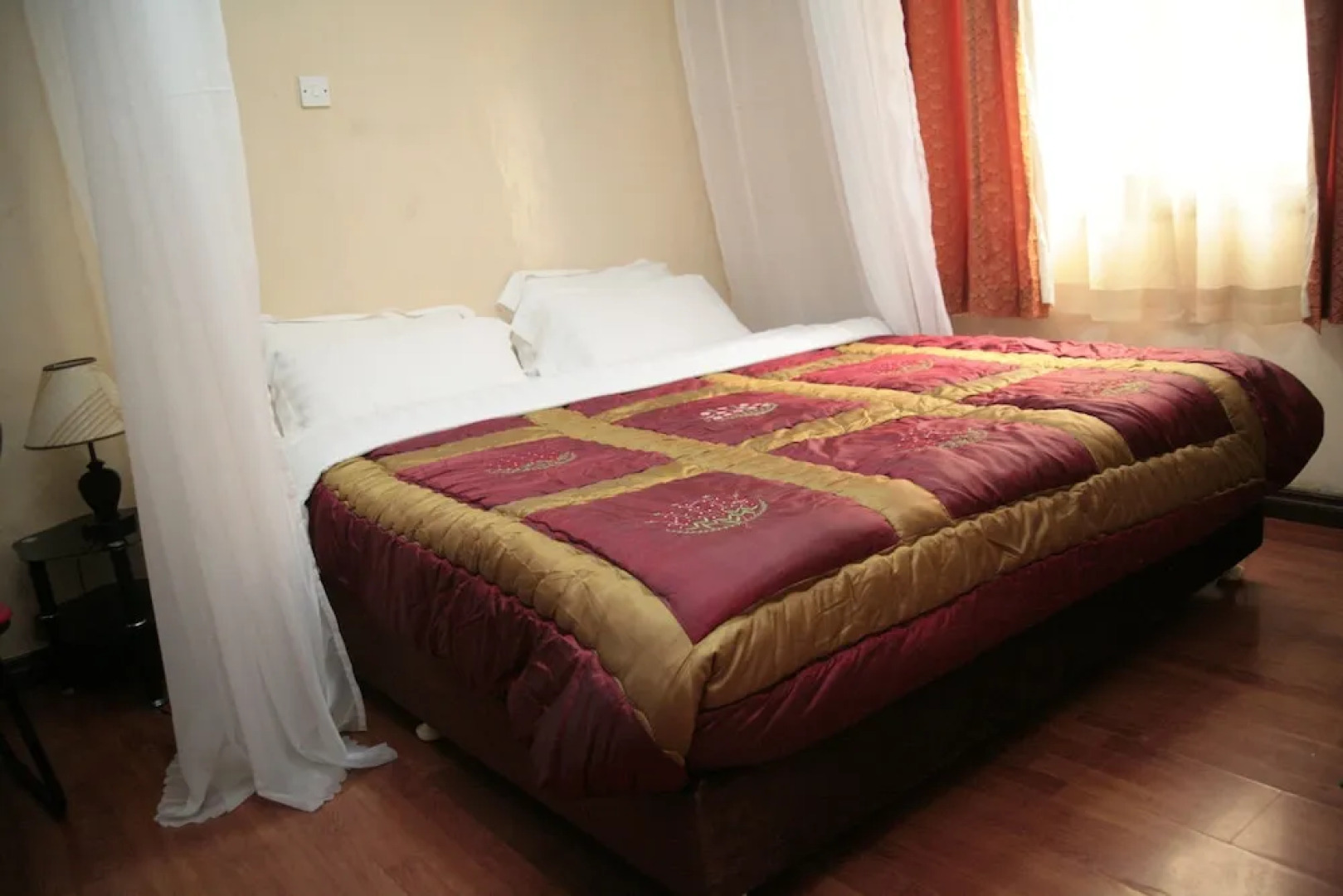 The Headquarters Inn