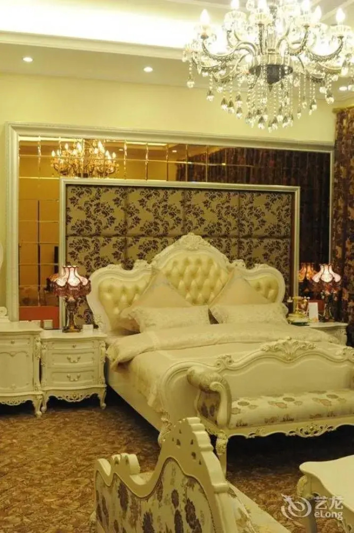 Zhongchang Building (Changchun Railway Station)