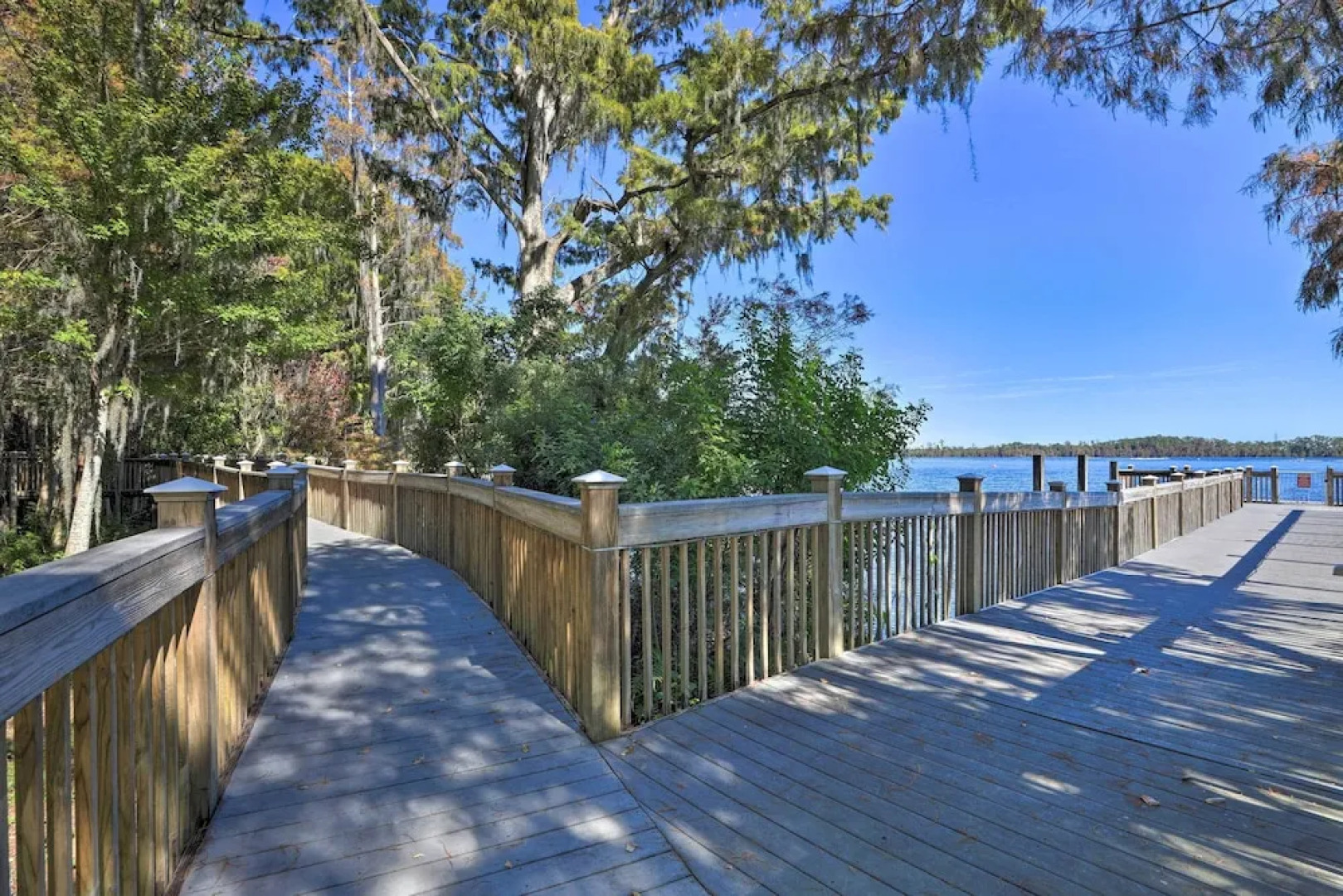 1 Mi to Disney: Lakefront Condo w/ Pool Access!