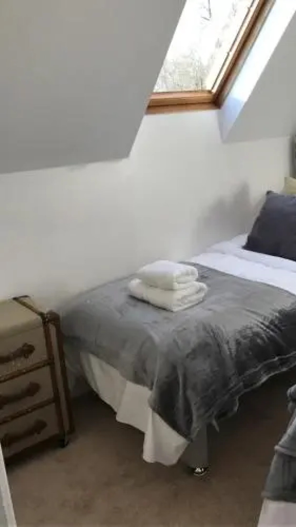 Luxury 3 Bed Home by the Lake