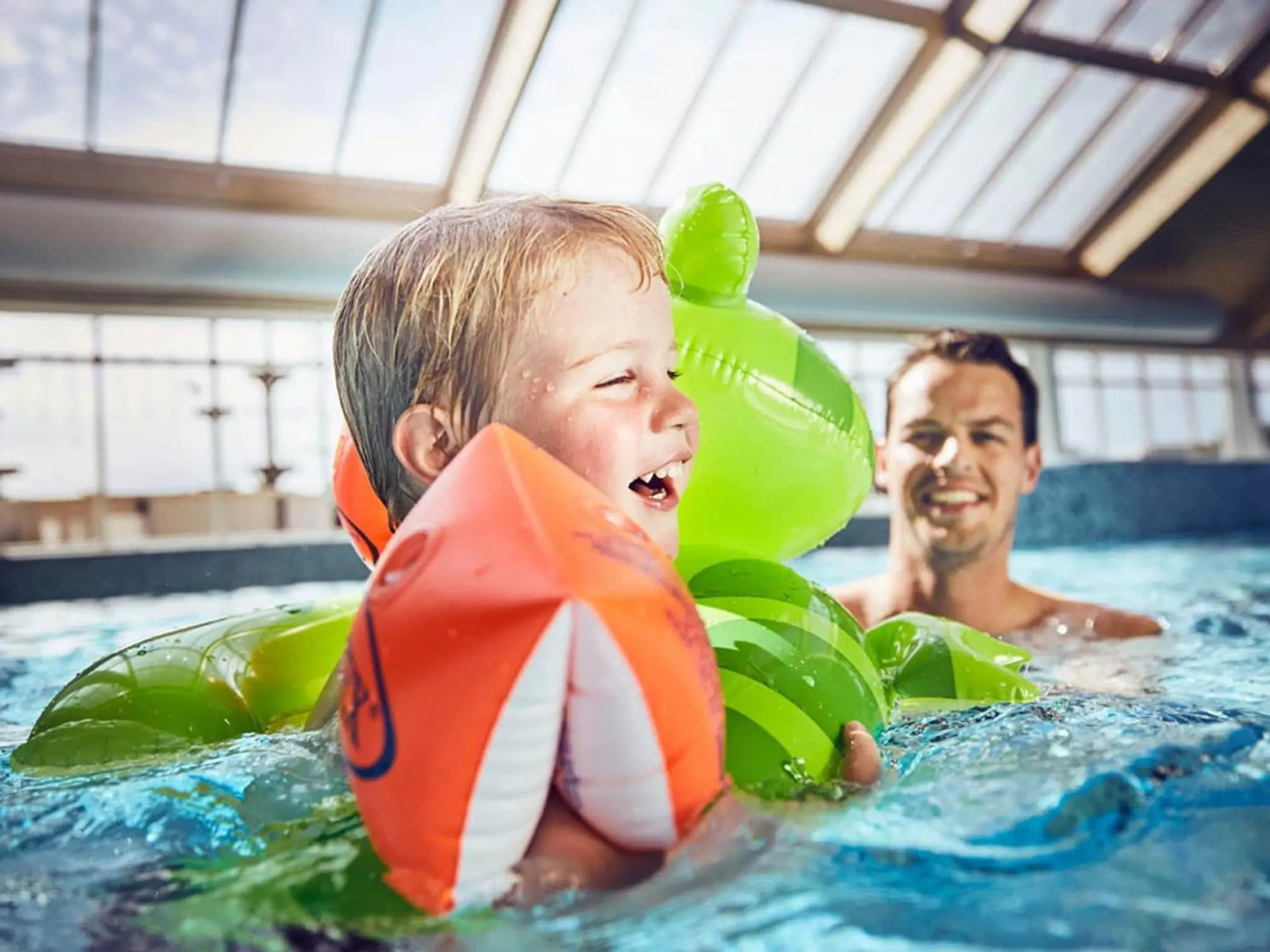 Luxury chalet with infrared sauna, on a holiday park, 2.5 km. from the beach