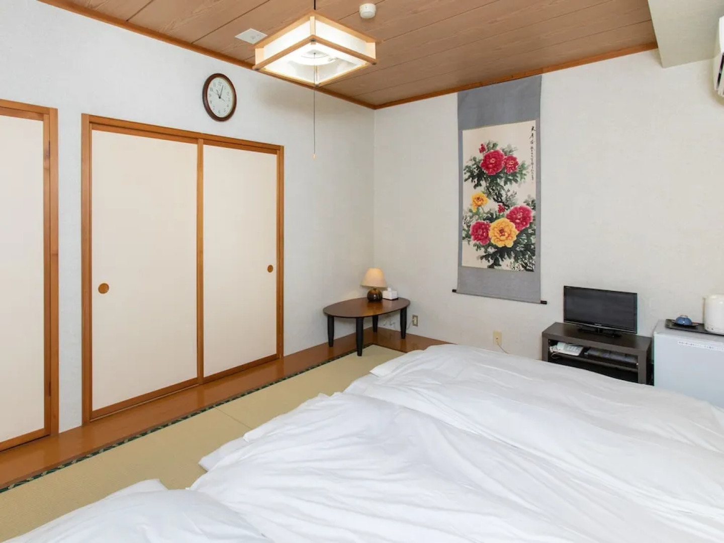 OYO Business Takahata Ekimae Hotel