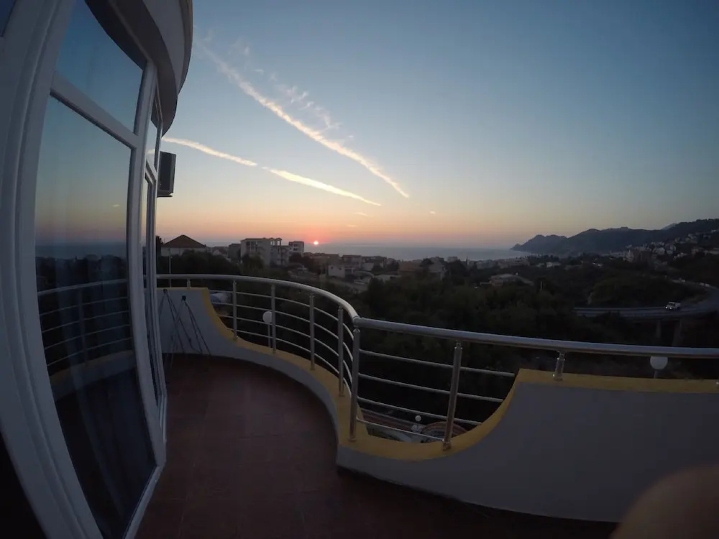 Belvedere Apartments with Seaview