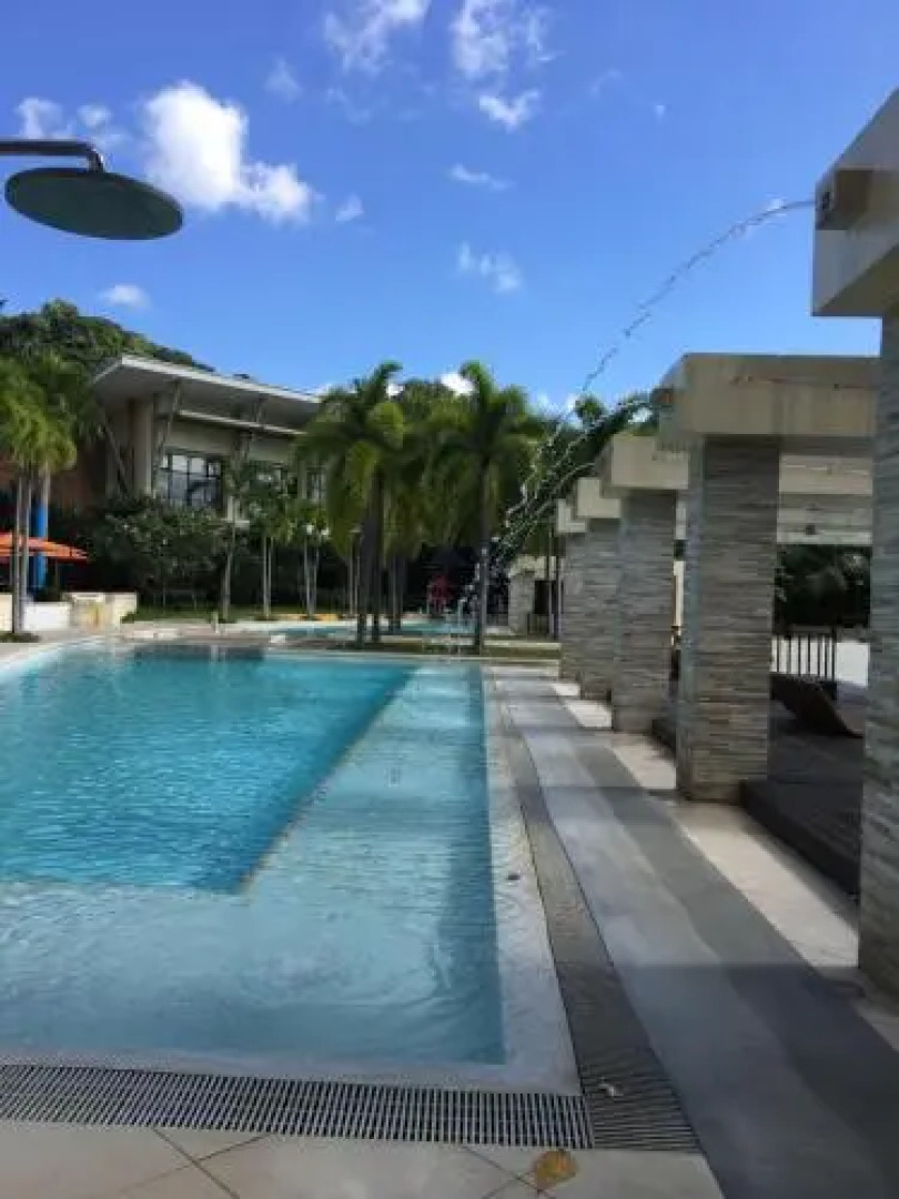 Myna Lagoon Pico de Loro