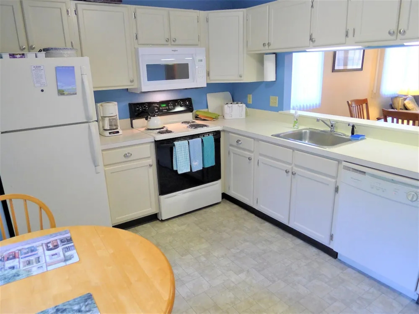 10 Gray - 2 Bedroom Condo