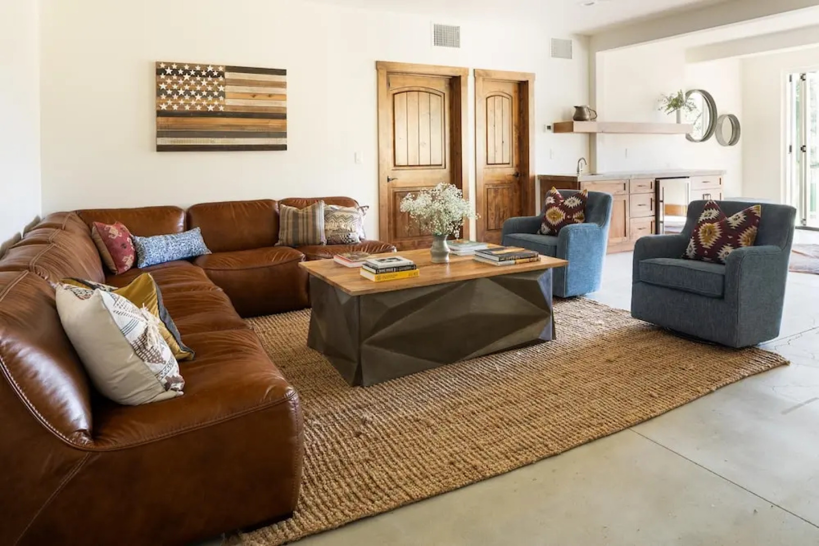 Emerson by AvantStay | Secluded Home - 125 Acres w/ Hiking, Hot Tub & Patio