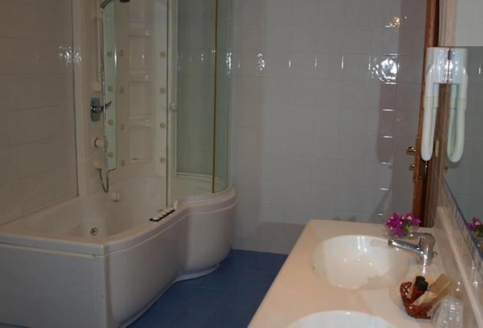 Zahira Resort & Village