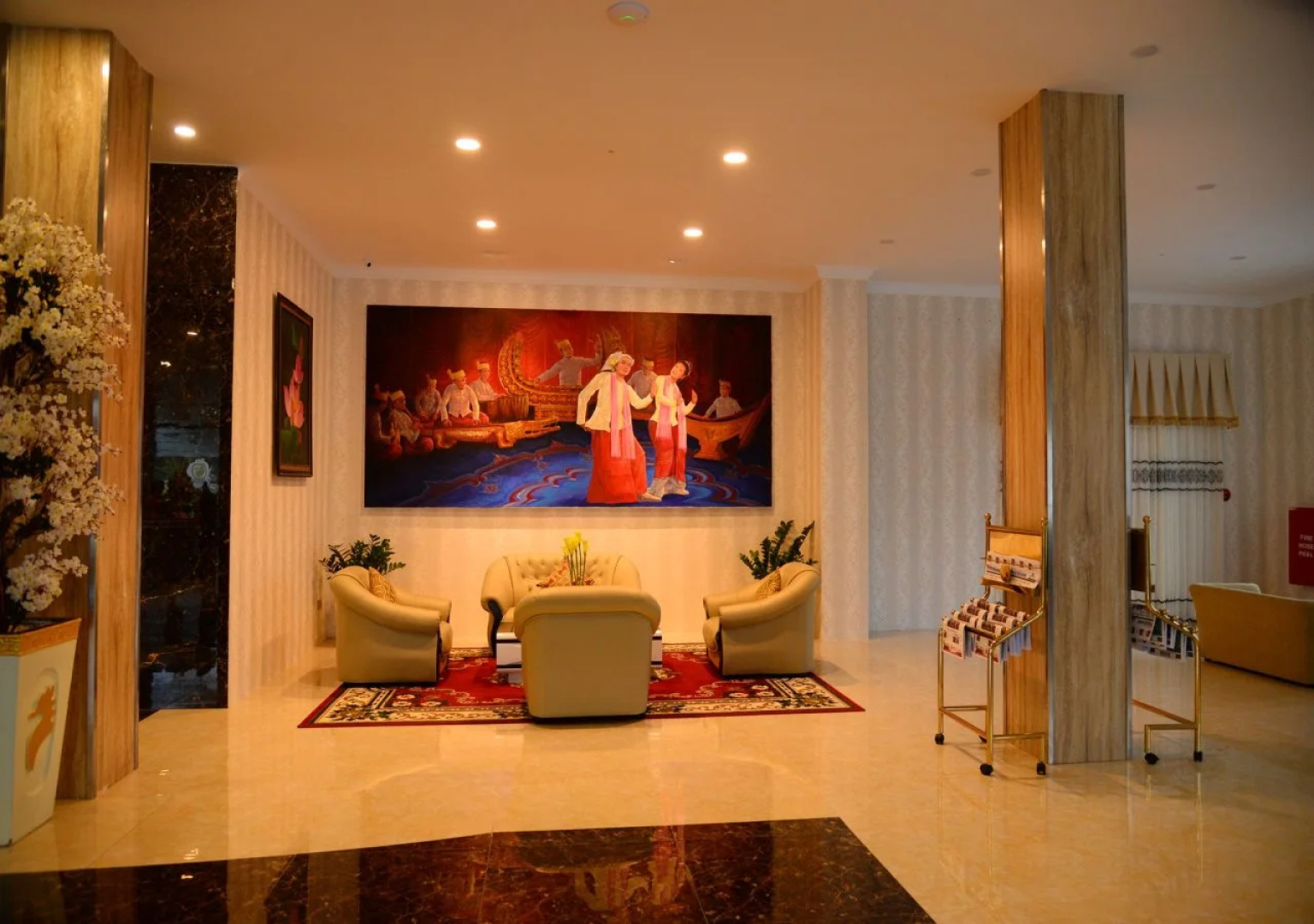 Royal Hinthar Hotel