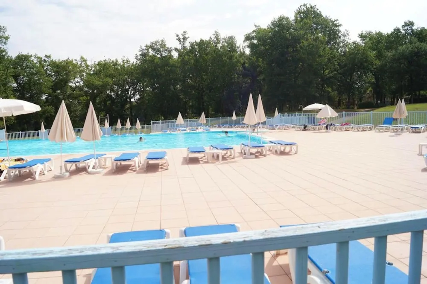 Apartment With 2 Bedrooms in Monflanquin, With Wonderful Lake View, Shared Pool, Furnished Garden