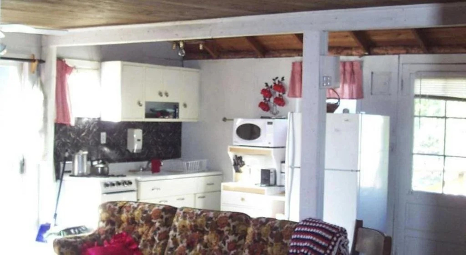 Mowat Landing Cottages