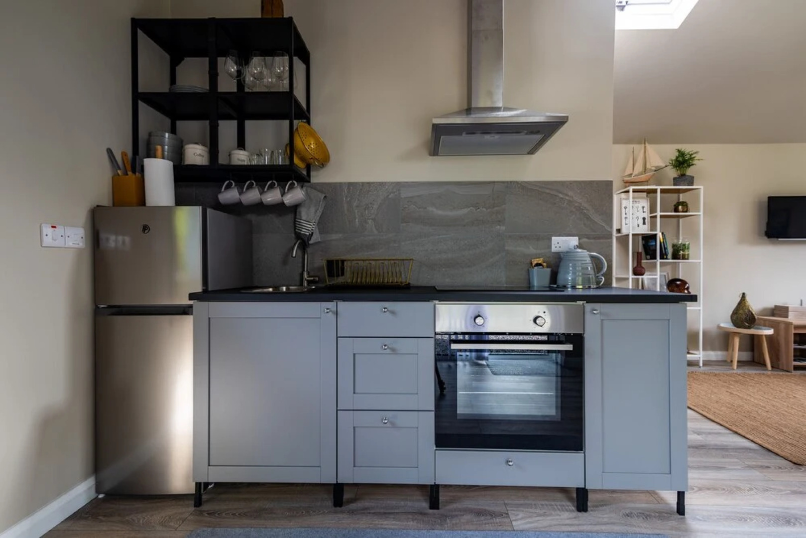 Newly Renovated, Stylish Self-catering Apartment